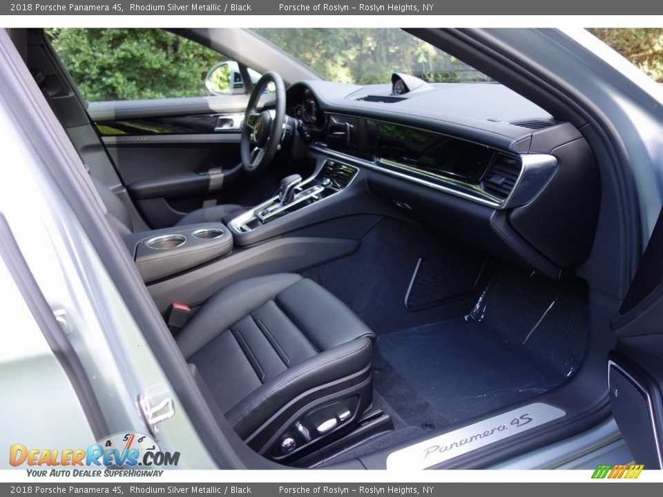 Front Seat of 2018 Porsche Panamera 4S Photo #15