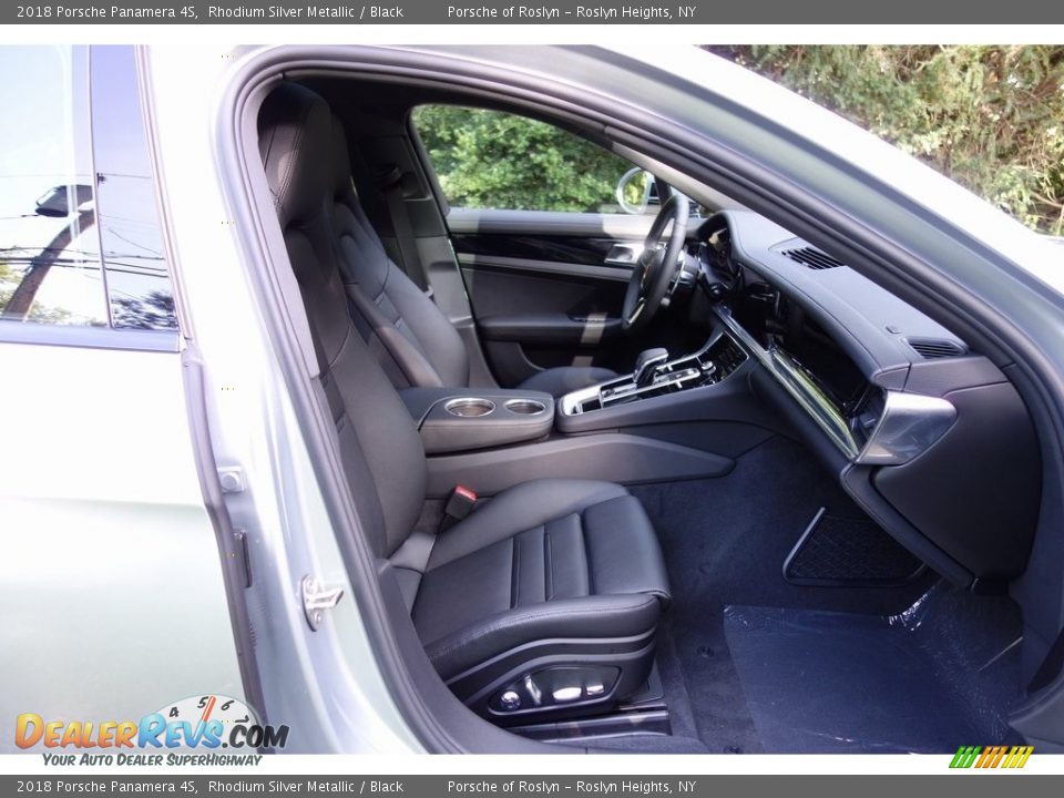 Front Seat of 2018 Porsche Panamera 4S Photo #18