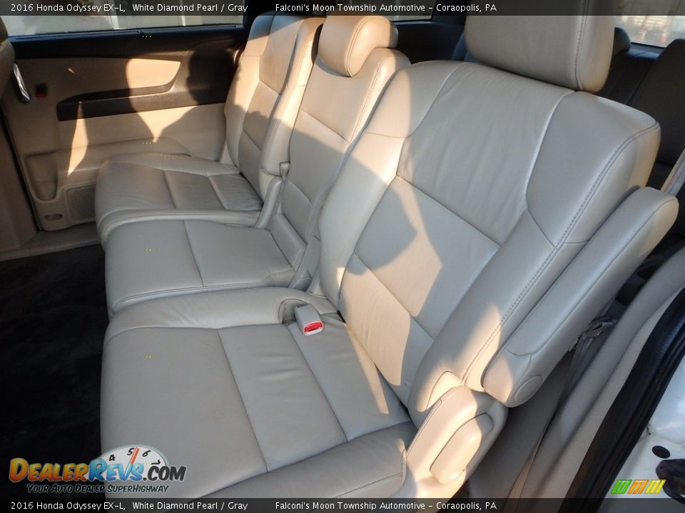 2016 Honda Odyssey EX-L White Diamond Pearl / Gray Photo #17