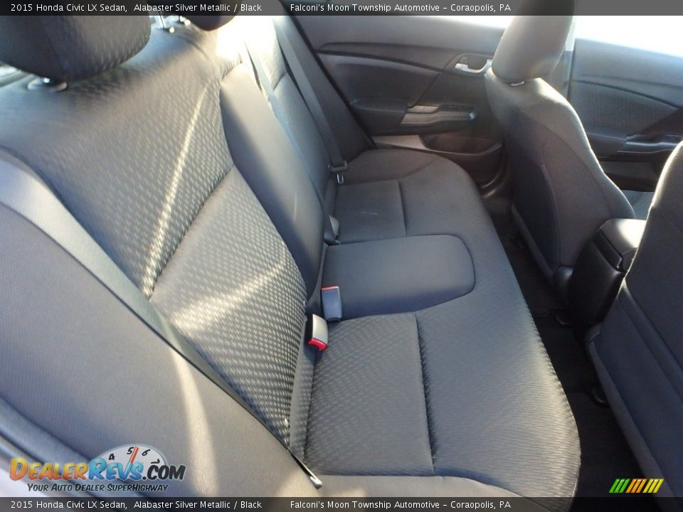 2015 Honda Civic LX Sedan Alabaster Silver Metallic / Black Photo #12