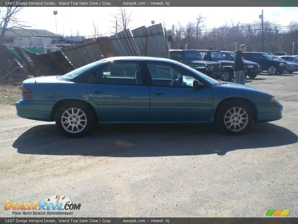 1997 Dodge Intrepid Sedan Island Teal Satin Glow / Gray Photo #8