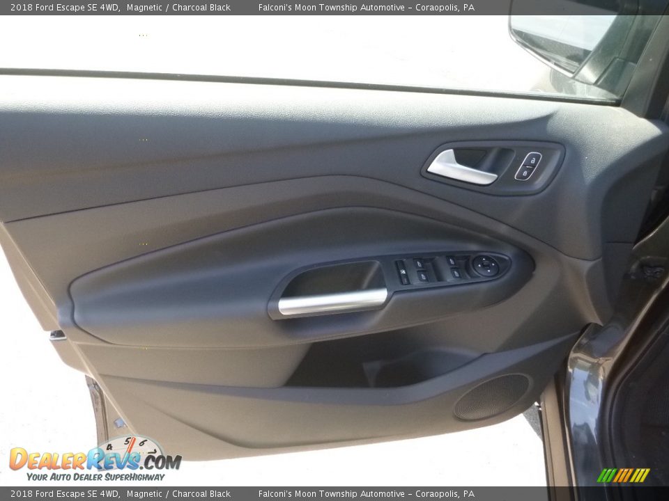 2018 Ford Escape SE 4WD Magnetic / Charcoal Black Photo #10