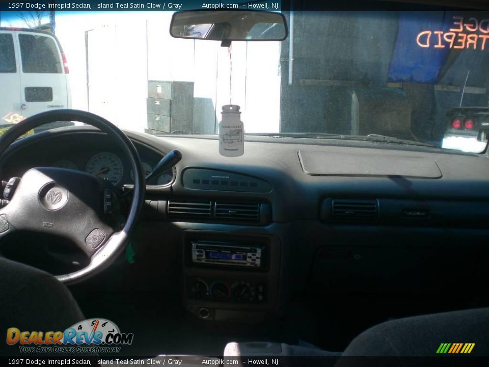 1997 Dodge Intrepid Sedan Island Teal Satin Glow / Gray Photo #12