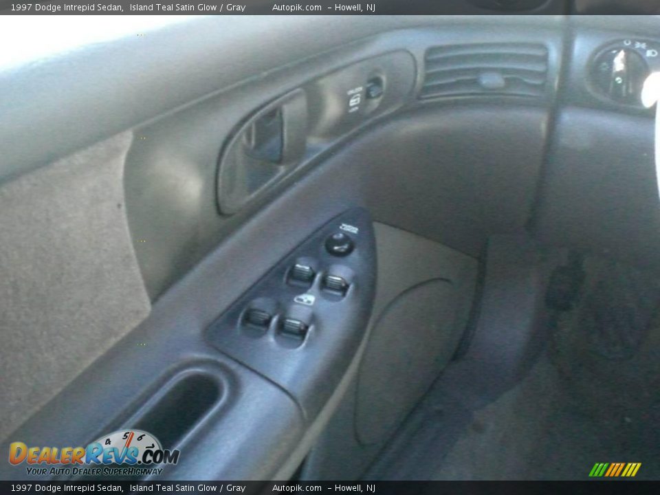 1997 Dodge Intrepid Sedan Island Teal Satin Glow / Gray Photo #15