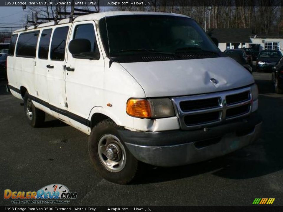 1998 Dodge Ram Van 3500 Extended White / Gray Photo #2