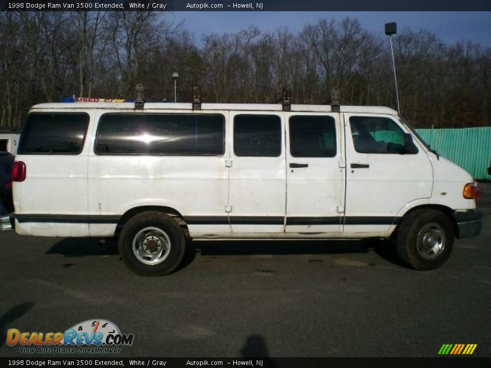 1998 Dodge Ram Van 3500 Extended White / Gray Photo #7