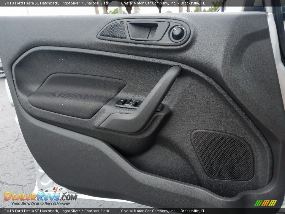 2018 Ford Fiesta SE Hatchback Ingot Silver / Charcoal Black Photo #18