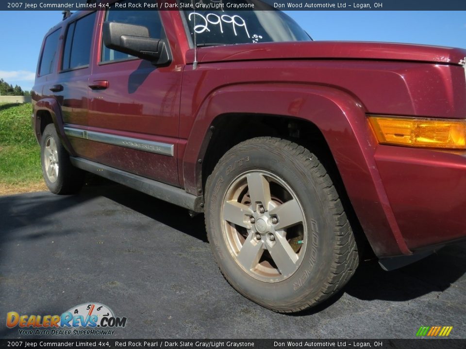 2007 Jeep Commander Limited 4x4 Red Rock Pearl / Dark Slate Gray/Light Graystone Photo #3