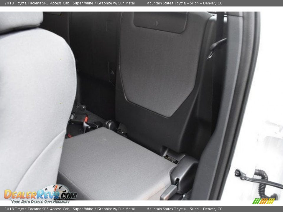 2018 Toyota Tacoma SR5 Access Cab Super White / Graphite w/Gun Metal Photo #16