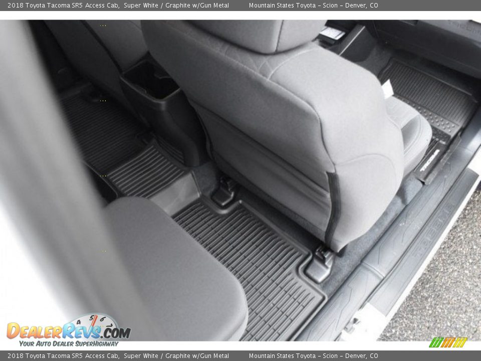 2018 Toyota Tacoma SR5 Access Cab Super White / Graphite w/Gun Metal Photo #17