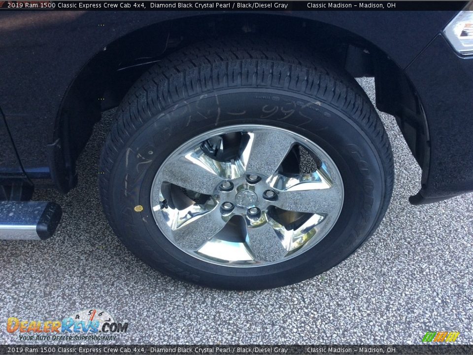 2019 Ram 1500 Classic Express Crew Cab 4x4 Diamond Black Crystal Pearl / Black/Diesel Gray Photo #7
