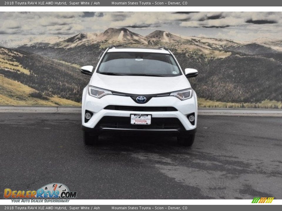 2018 Toyota RAV4 XLE AWD Hybrid Super White / Ash Photo #2