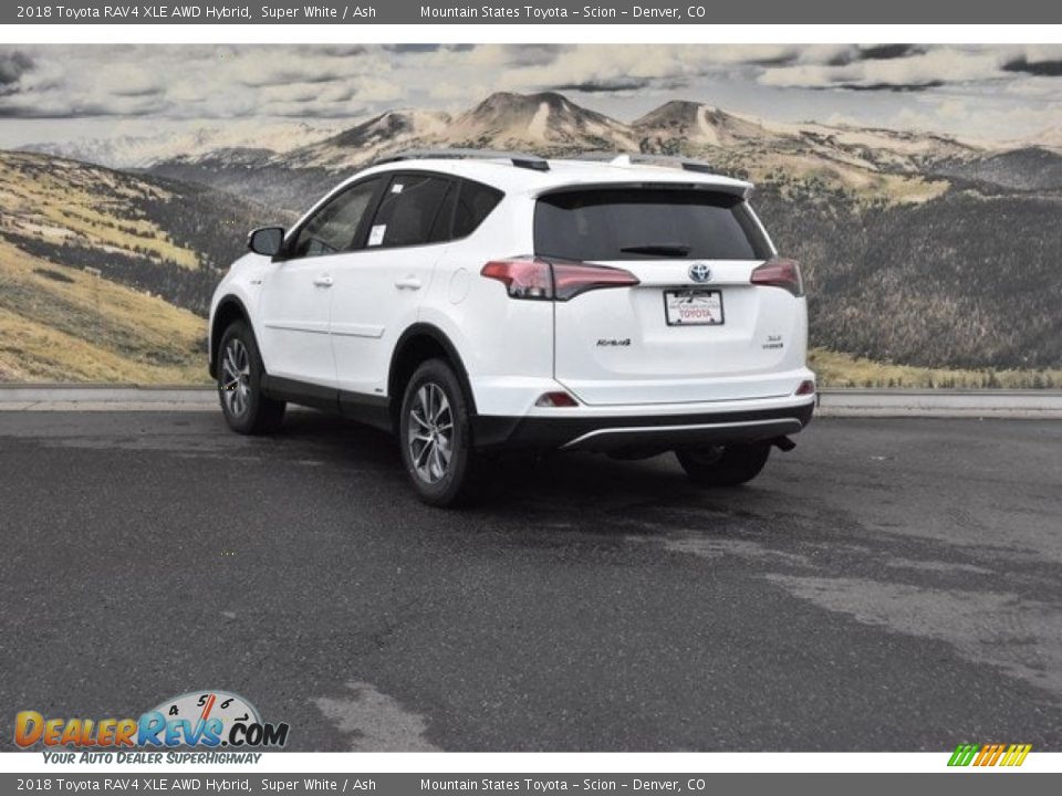 2018 Toyota RAV4 XLE AWD Hybrid Super White / Ash Photo #3