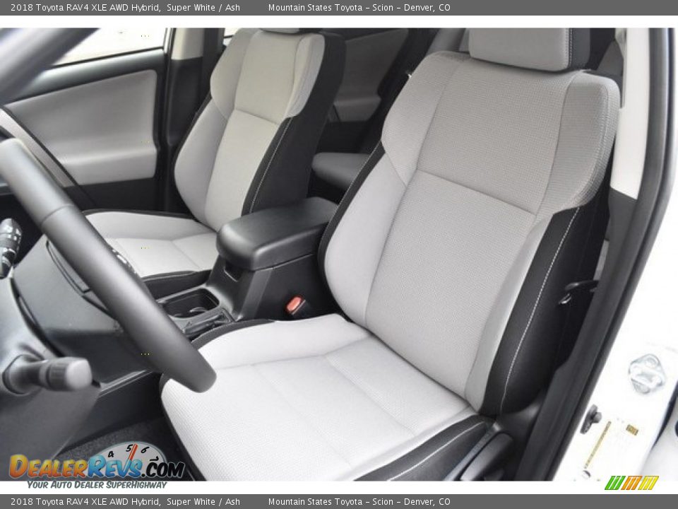 2018 Toyota RAV4 XLE AWD Hybrid Super White / Ash Photo #7