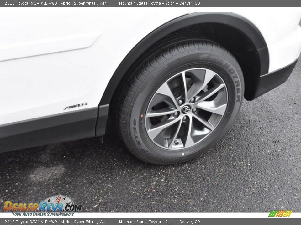 2018 Toyota RAV4 XLE AWD Hybrid Super White / Ash Photo #34