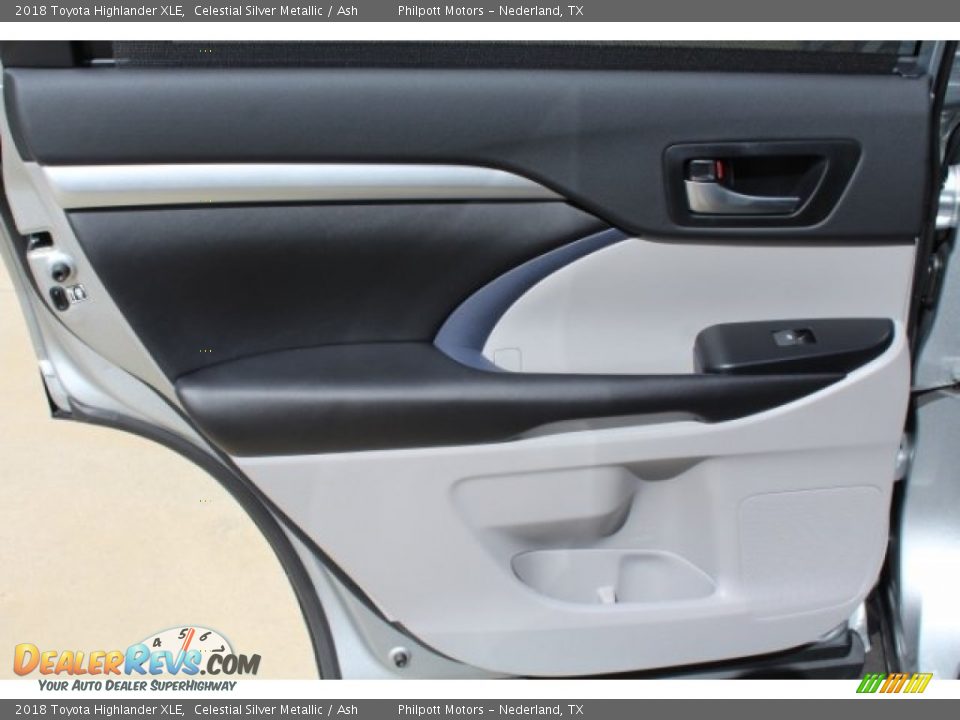 2018 Toyota Highlander XLE Celestial Silver Metallic / Ash Photo #23