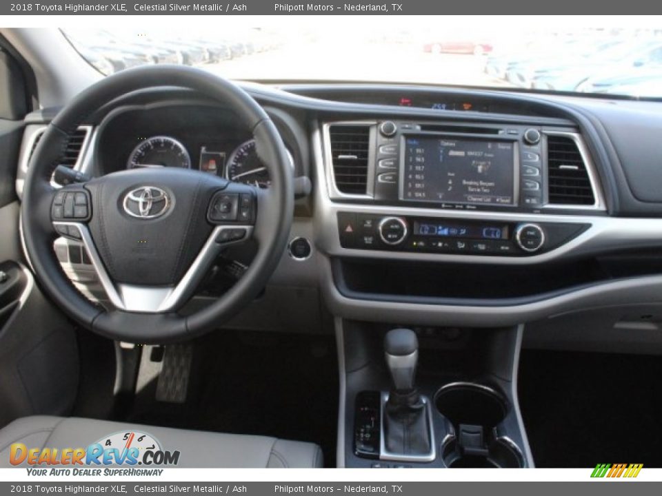 2018 Toyota Highlander XLE Celestial Silver Metallic / Ash Photo #25