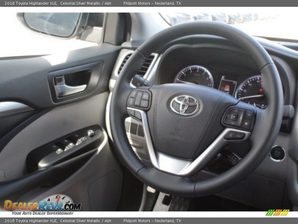 2018 Toyota Highlander XLE Celestial Silver Metallic / Ash Photo #26