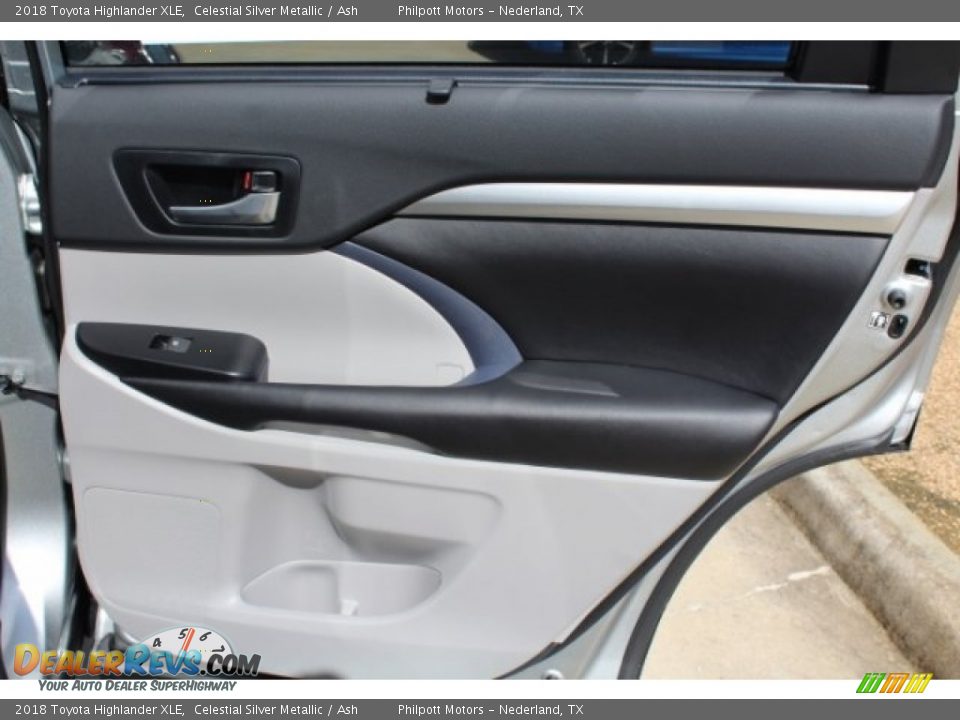 2018 Toyota Highlander XLE Celestial Silver Metallic / Ash Photo #29