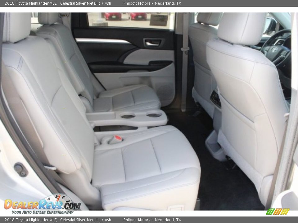 2018 Toyota Highlander XLE Celestial Silver Metallic / Ash Photo #30