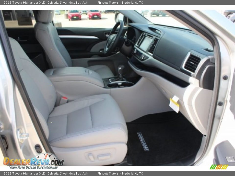 2018 Toyota Highlander XLE Celestial Silver Metallic / Ash Photo #33