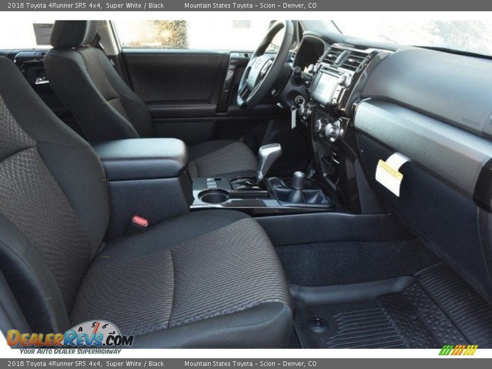 2018 Toyota 4Runner SR5 4x4 Super White / Black Photo #12