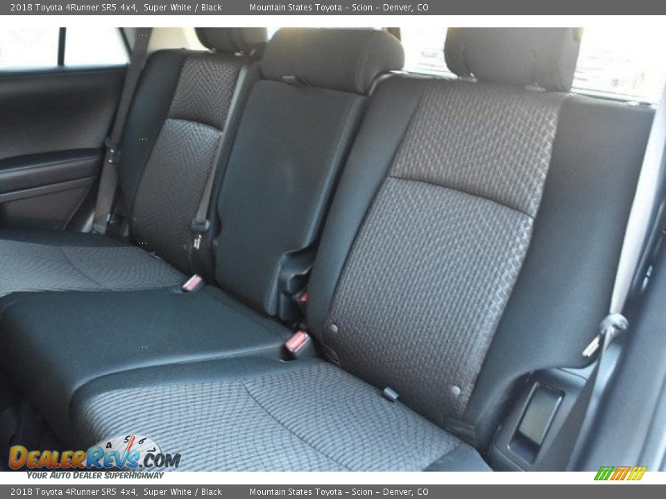 2018 Toyota 4Runner SR5 4x4 Super White / Black Photo #16