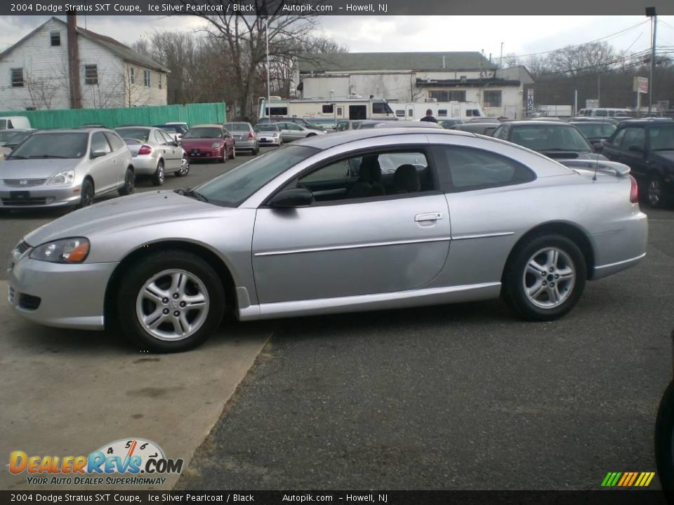 2004 Dodge Stratus SXT Coupe Ice Silver Pearlcoat / Black Photo #9