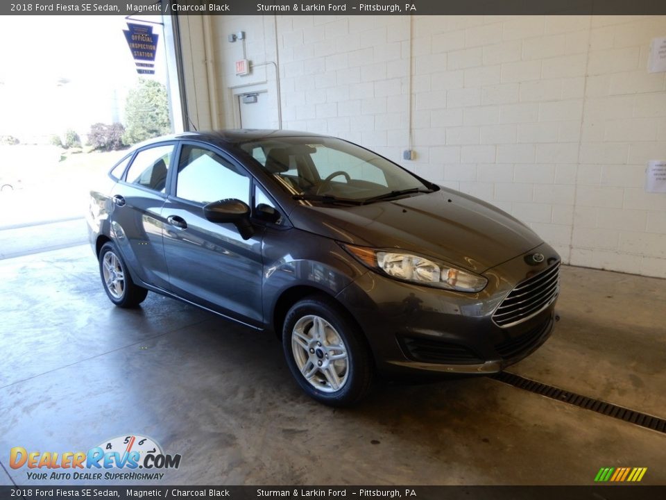 2018 Ford Fiesta SE Sedan Magnetic / Charcoal Black Photo #1