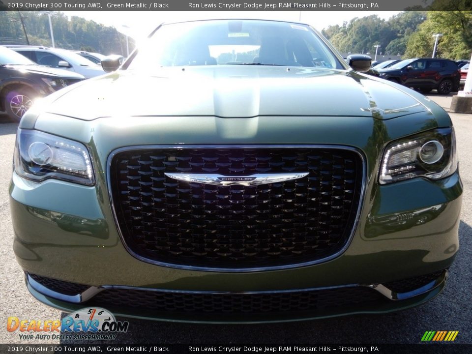 2019 Chrysler 300 Touring AWD Green Metallic / Black Photo #9