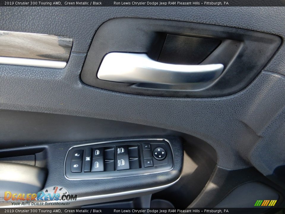 Controls of 2019 Chrysler 300 Touring AWD Photo #14