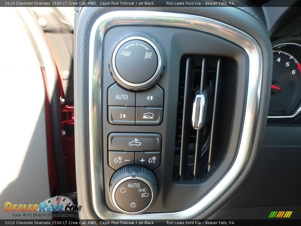 2019 Chevrolet Silverado 1500 LT Crew Cab 4WD Cajun Red Tintcoat / Jet Black Photo #16