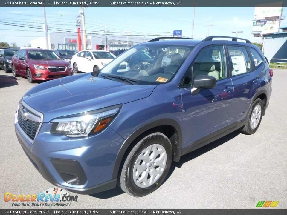 Front 3/4 View of 2019 Subaru Forester 2.5i Photo #8