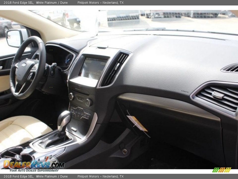 2018 Ford Edge SEL White Platinum / Dune Photo #33