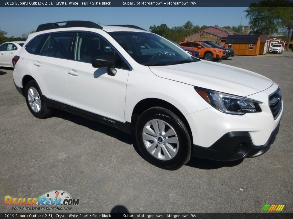 Front 3/4 View of 2019 Subaru Outback 2.5i Photo #1