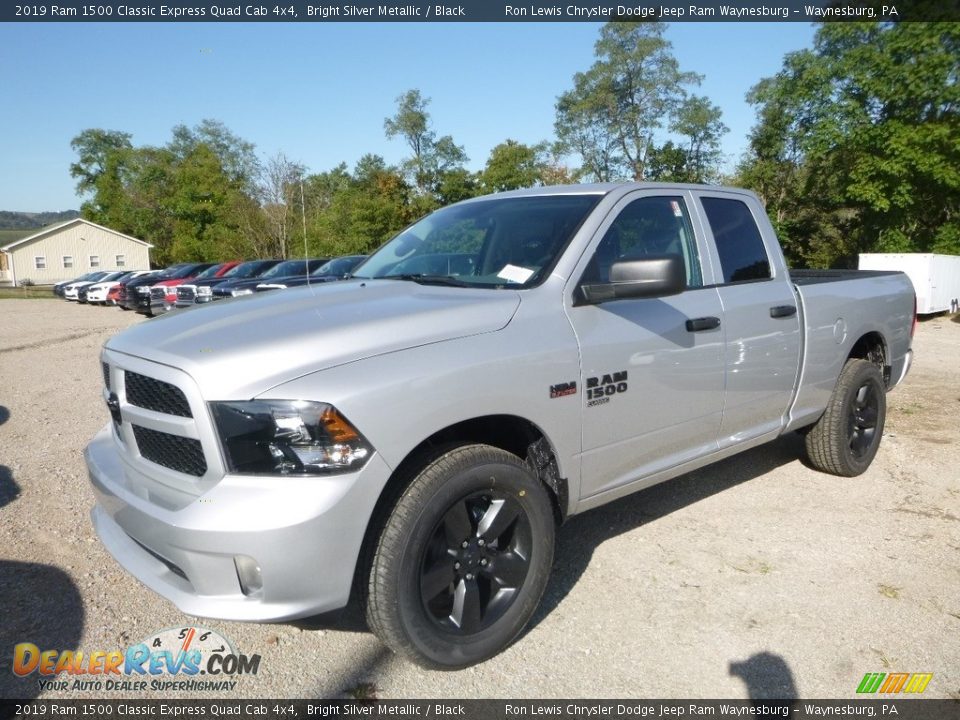 Front 3/4 View of 2019 Ram 1500 Classic Express Quad Cab 4x4 Photo #1