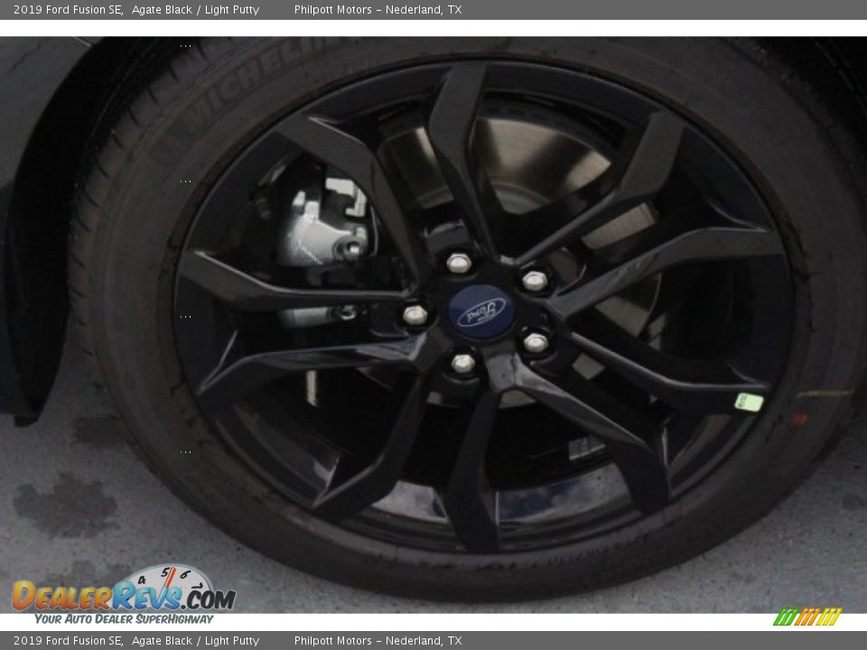 2019 Ford Fusion SE Agate Black / Light Putty Photo #5