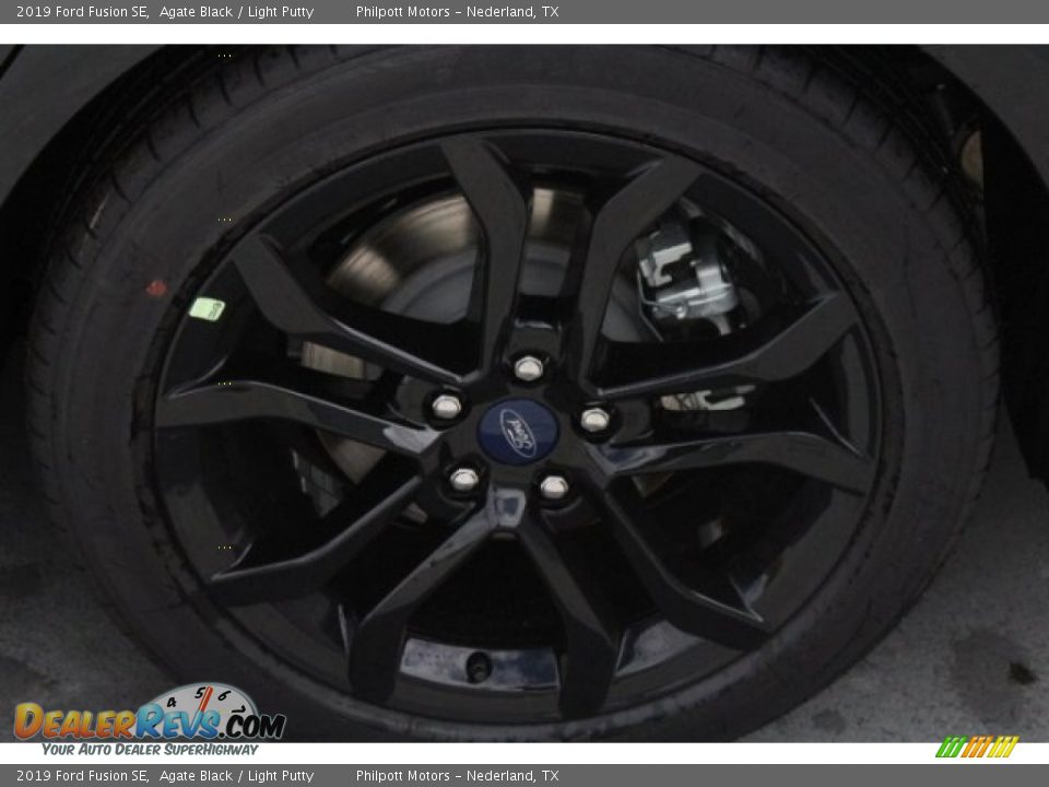 2019 Ford Fusion SE Agate Black / Light Putty Photo #6