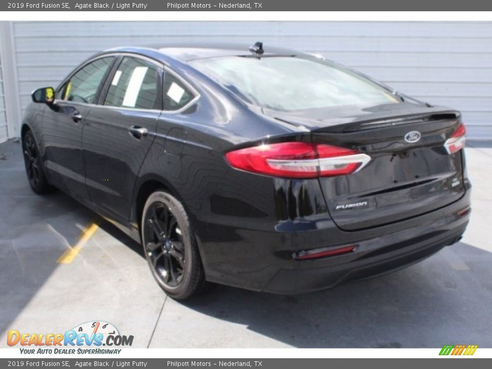 2019 Ford Fusion SE Agate Black / Light Putty Photo #7