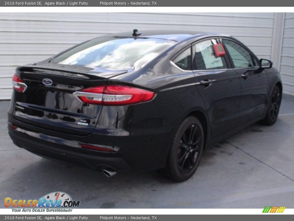 2019 Ford Fusion SE Agate Black / Light Putty Photo #9