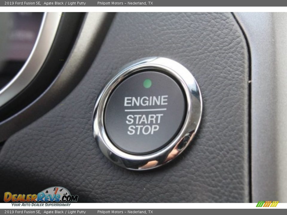 2019 Ford Fusion SE Agate Black / Light Putty Photo #18