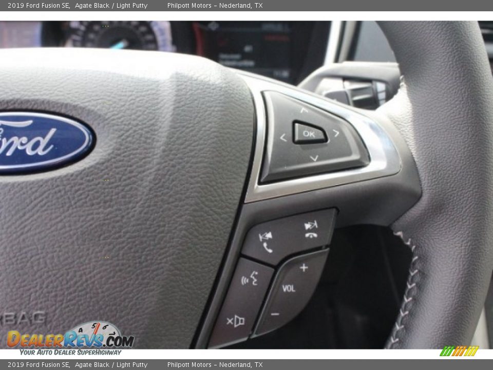 2019 Ford Fusion SE Steering Wheel Photo #22