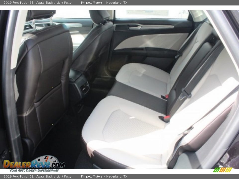 Rear Seat of 2019 Ford Fusion SE Photo #26