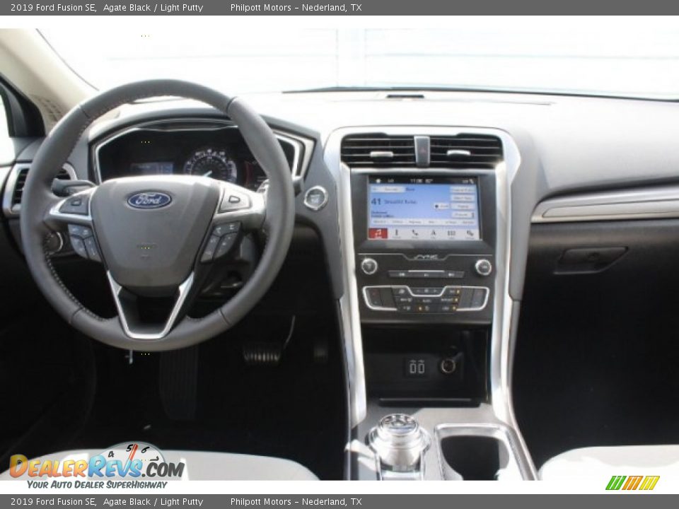 2019 Ford Fusion SE Agate Black / Light Putty Photo #27