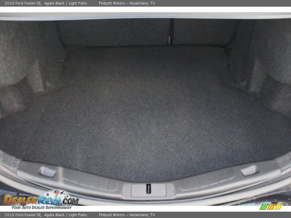 2019 Ford Fusion SE Agate Black / Light Putty Photo #29