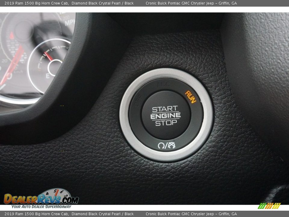 2019 Ram 1500 Big Horn Crew Cab Diamond Black Crystal Pearl / Black Photo #7