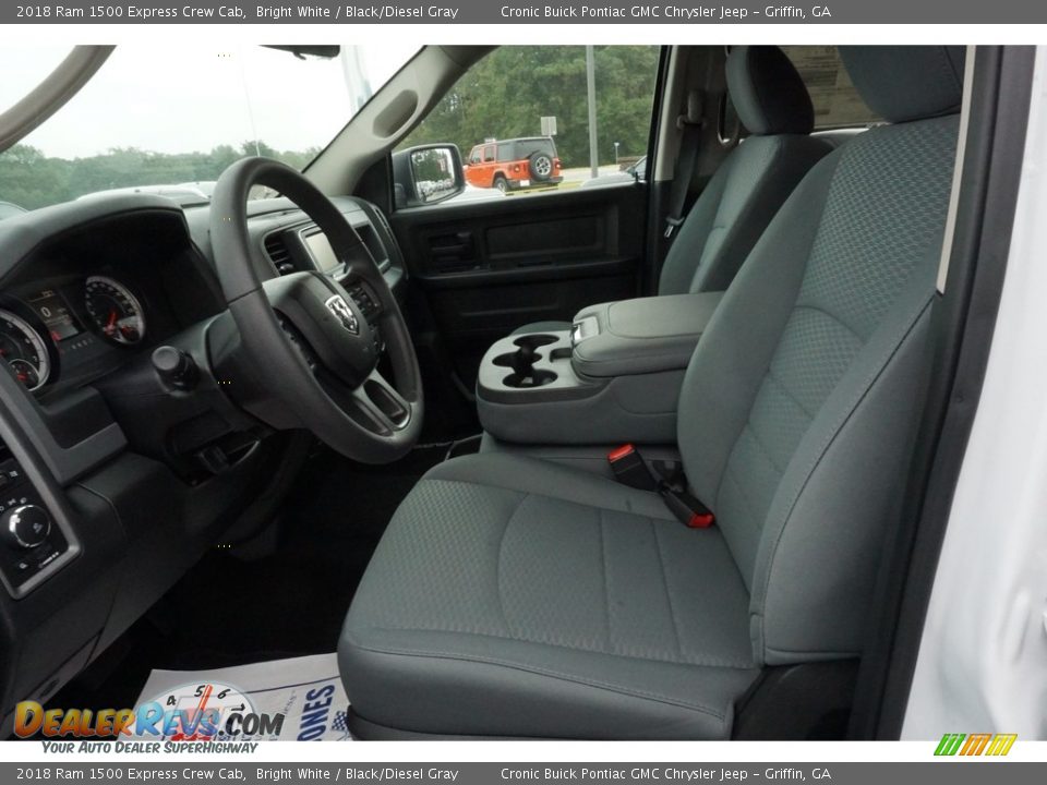 2018 Ram 1500 Express Crew Cab Bright White / Black/Diesel Gray Photo #4