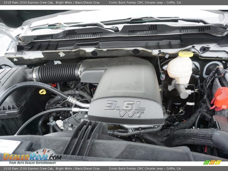 2018 Ram 1500 Express Crew Cab Bright White / Black/Diesel Gray Photo #9