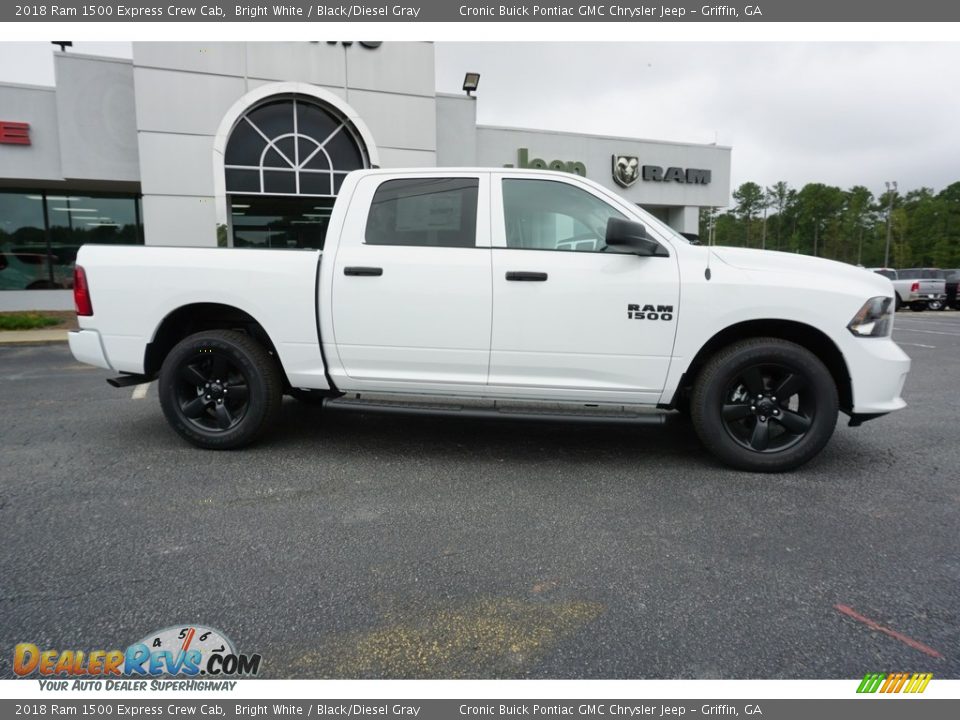 2018 Ram 1500 Express Crew Cab Bright White / Black/Diesel Gray Photo #10