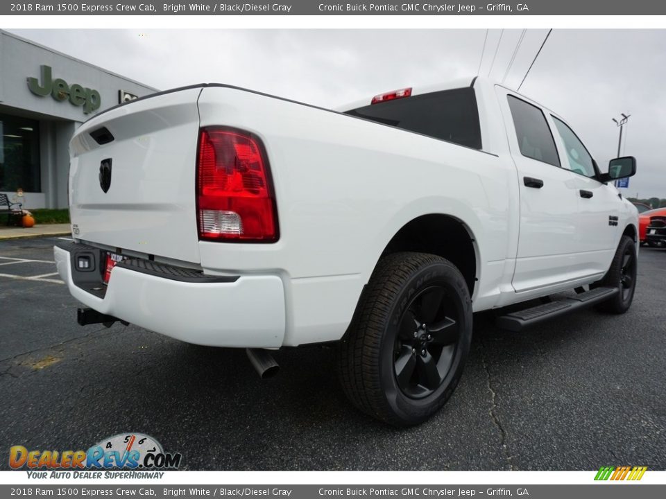 2018 Ram 1500 Express Crew Cab Bright White / Black/Diesel Gray Photo #11